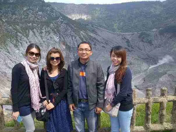 Bandung tour and car rental customers enjoying a group trip with MPV Holiday