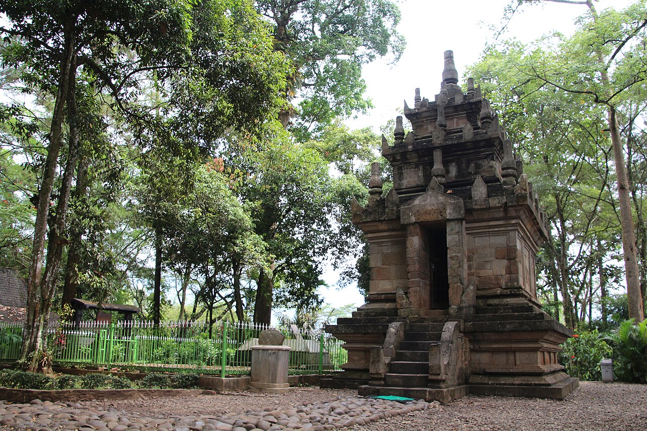 Cangkuang Lake & Hindu Temple — Leles, Garut